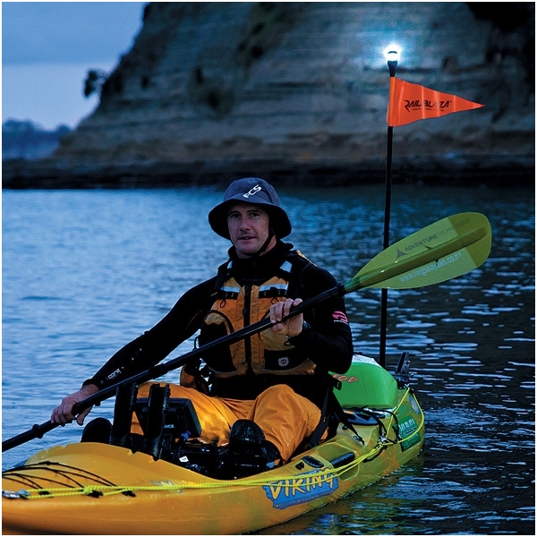 Railblaza Illuminate i360 – Portable All-round White Navigation Light 2